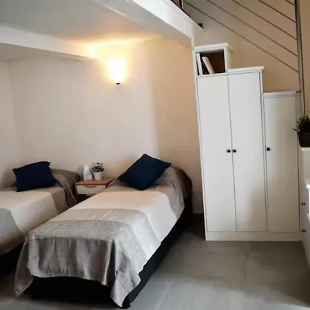 Chez Angelina - De Vivo Realty Holiday home *