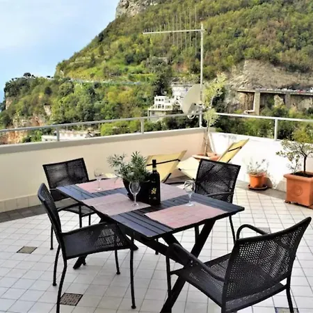 De Vivo Realty - Chez Angelina *